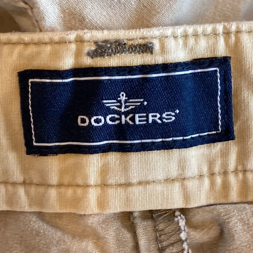 Dockers Khaki Men’s Shorts Size 40